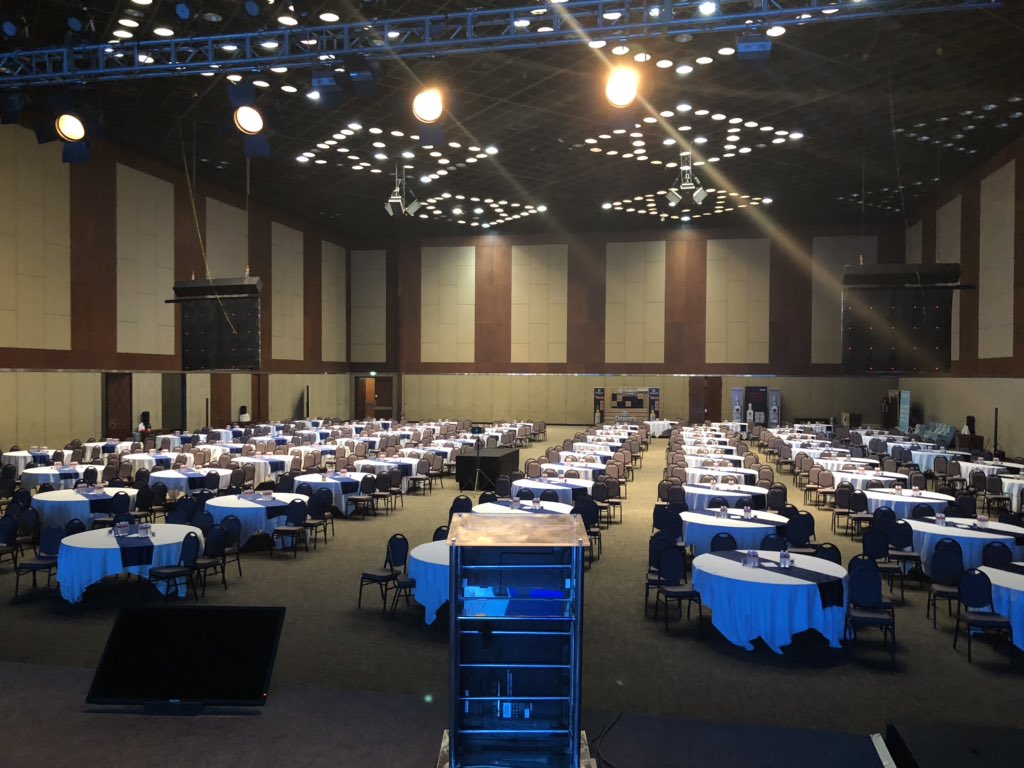 sree's tweet image. 650 of @amithpr’s closest friends are going to be in this room for @praxisind’s #praxis7 for next 2 days @NovotelHyd. • See program: praxisonline.in • Starts around 2 pm IST / 9:30 am GMT. I’m speaking at 3 pm IST /10:30 am GMT / 5:30 am EST. Be gentle, @ChhabraResham!