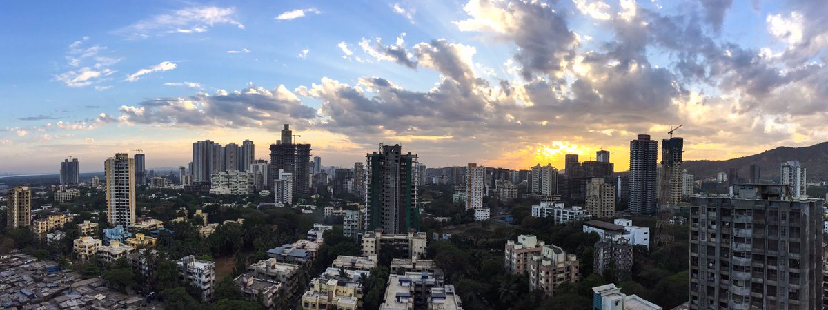 MBPMedia_'s tweet photo. There’s always a cloud with a silver lining waiting for you ❤️ 
#MumbaiMeriNazarSe @rjrishikapoor @mymalishka @rjrishikapoor @RedFM_Mumbai @RedFMIndia @ https://t.co/cNCdVTGbbI