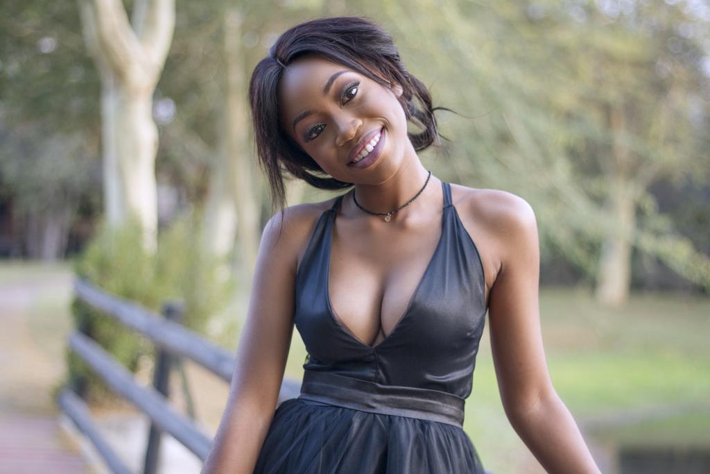 royalty_arts's tweet image. Raw Royalty Arts

#Matrix18