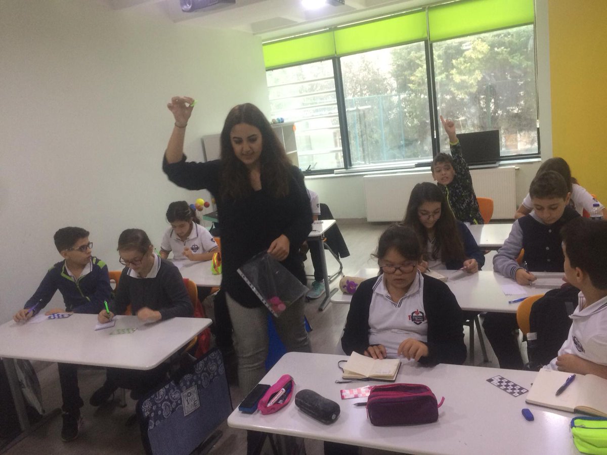 EgitmenKoleji's tweet photo. 6B sınıfı ile üslü sayılar ve işlem önceliğini kullanarak tombala oyununu, hazırladığım kuponlarla eşleştirip dersimizi daha eğlenceli hale getirdik.

#egitmenkoleji #tuzla #üslüsayılar #education #bilim #eğitim #matematik https://t.co/0mz6ttQR4o