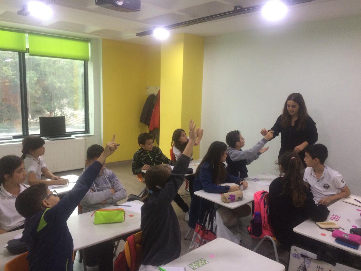 EgitmenKoleji's tweet photo. 6B sınıfı ile üslü sayılar ve işlem önceliğini kullanarak tombala oyununu, hazırladığım kuponlarla eşleştirip dersimizi daha eğlenceli hale getirdik.

#egitmenkoleji #tuzla #üslüsayılar #education #bilim #eğitim #matematik https://t.co/0mz6ttQR4o