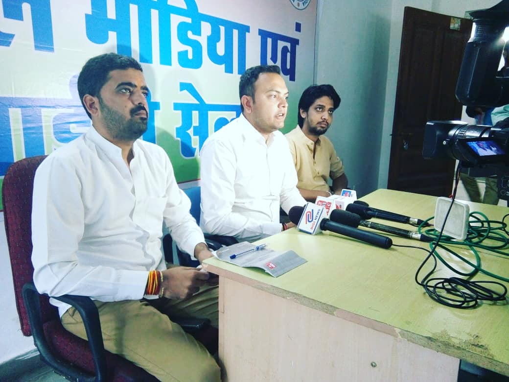 VTripathiINC's tweet image. #Yuvasamwad Today MP NSUI organised social media IT workshop programme in Bhopal
#NSUI_SPOKESPERSON 

@AnkitDedha09 @VipinWankhede_ @guptar @nsui @NSUIMP