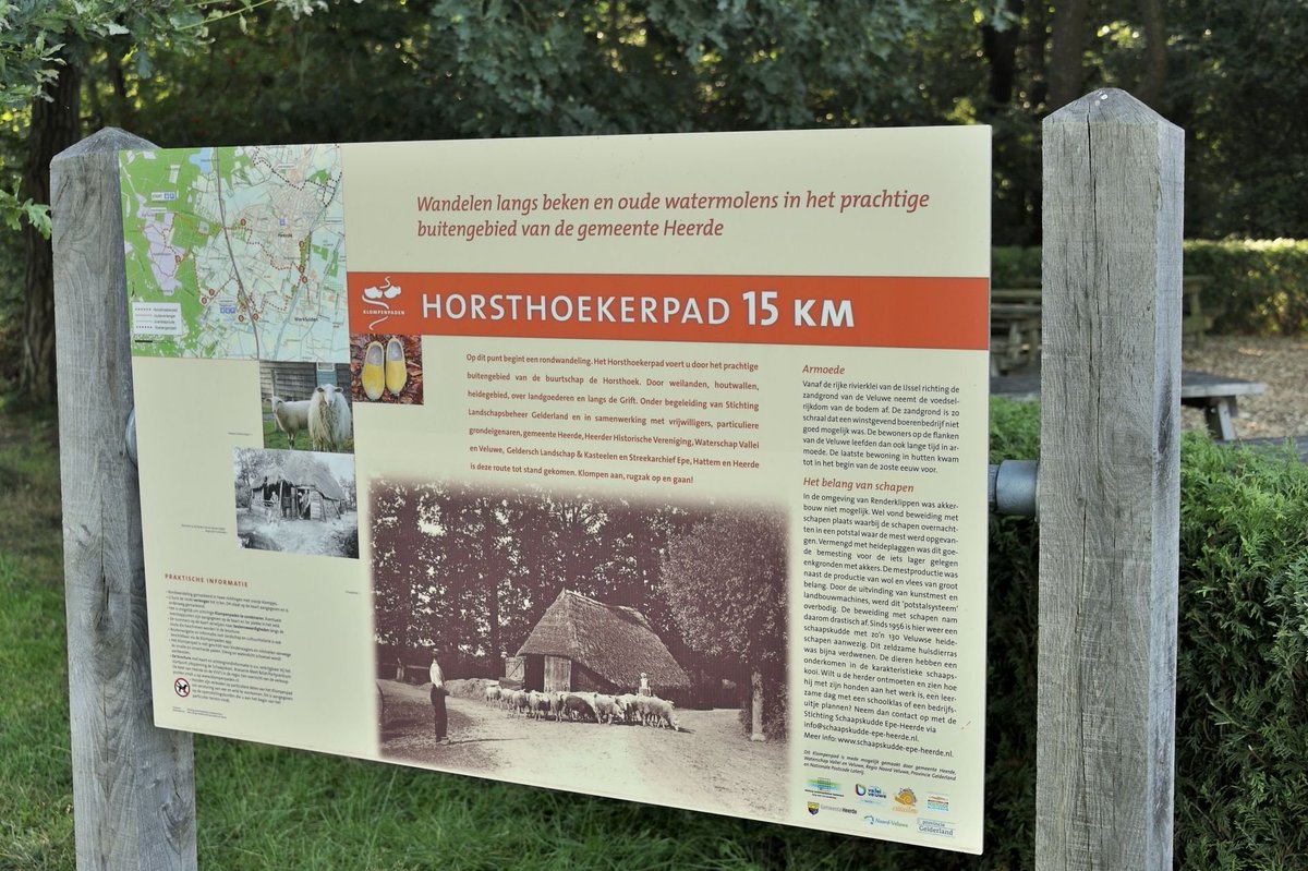 OnzeVeluwe's tweet photo. Morgen zaterdag 29 sept. van 9.00-12.00 u wandelen de wandelliefhebbers het Horsthoeker klompenpad in de @gem_Heerde ! De wandeling met gids is 9 km incl. koffiestop en een klompenpadlunch Start bij @BrassMeetEat Meer ... https://t.co/a42w9eUNLi | #VeluweEvents - #VeluweActive https://t.co/6AJ5Dn8aeH
