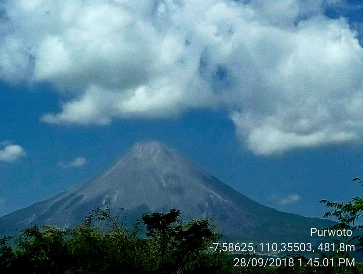 15.38 Visual #merapi jelang sore dari Pos PGM Ngepos cerah