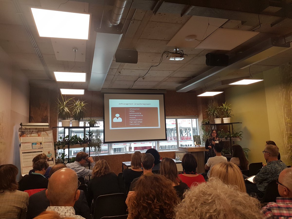 Lector Dr. AnneLoes van Staa vertelt over #zelfmanagement en #zelfmanagementondersteuning tijdens de kick-off bijeenkomst van het landelijk Platform Zelfmanagement: "Het doel is een goede kwaliteit van leven en niet perse goede therapietrouw". <a href="/KCZorginnovatie/">Kenniscentrum Zorginnovatie</a>