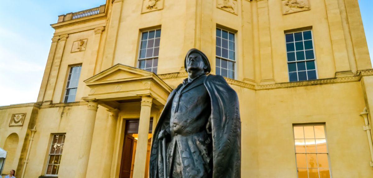 Oxford University on Twitter "New statue of Dr John Radcliffe unveiled to mark 300 years since