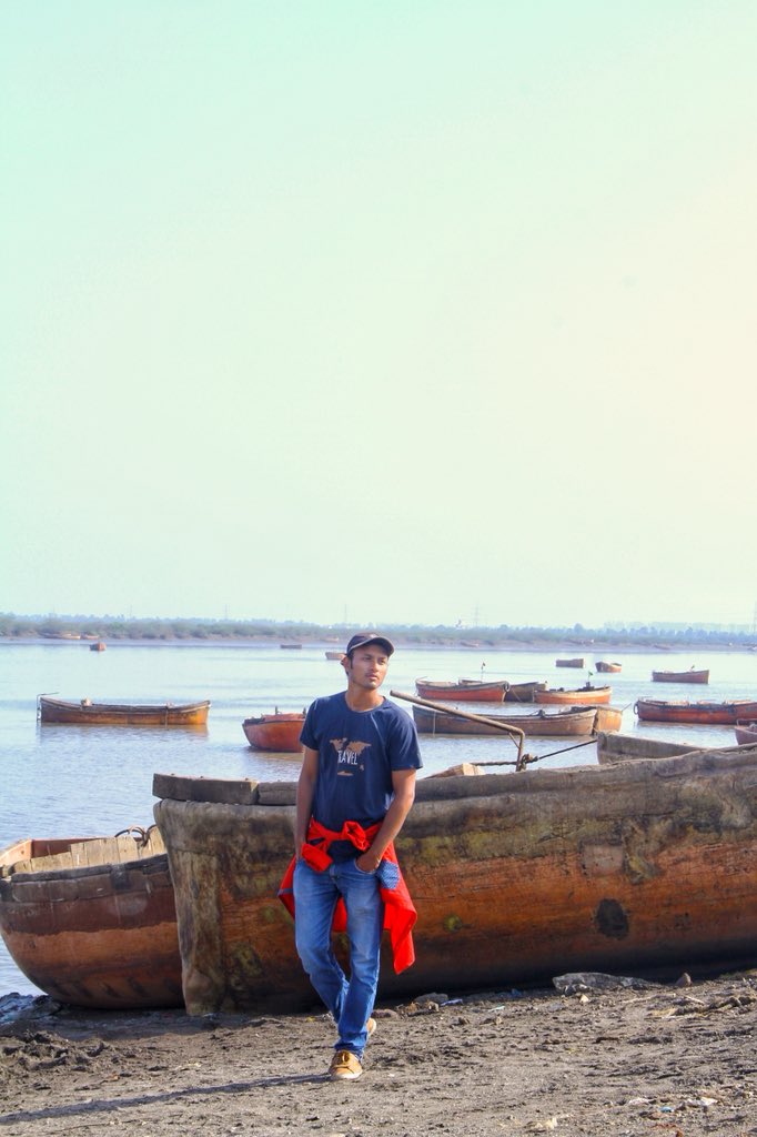 chiintan_'s tweet photo. Every Next Level Of Your Life, Demand A Different Version Of You.
•
•
•
#happiness💕 #iamsuratcity #demandrespect #differentworld #lookforward #shootingtime #photographercommunity #surat #photography_top #popularphotography #portrait_shots #chintanphotography_ https://t.co/Lt3UGOKp7t