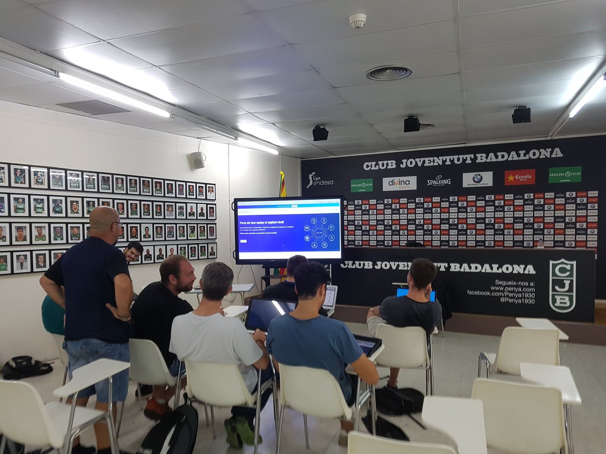 coachstudio_net's tweet photo. Formació #CoachStudio a @BasketBasePenya #seguim   #Basquet #baloncesto
https://t.co/j5Gr4SAFzX https://t.co/0bOv8YYVxF