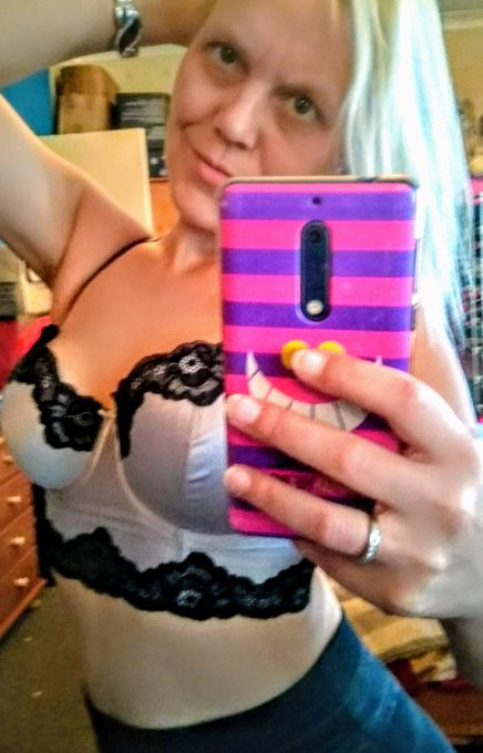 Morning all. Hope you all have a very #FriskyFriday 💋 https://t.co/sdUa1H2deA<a href="/tag/friskyfriday"class="tags">#FriskyFriday</a>
