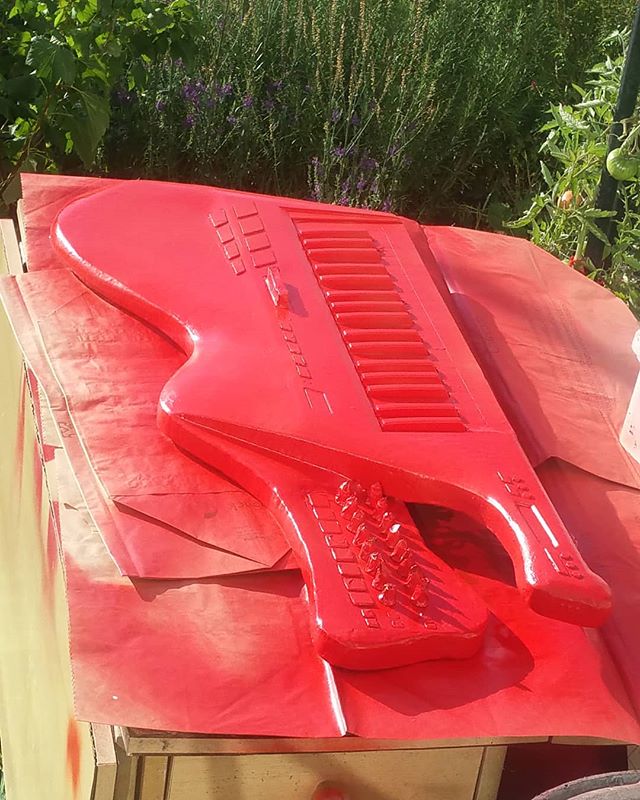 EncryptedLoveUK's tweet photo. Spraypainted! Can anything ever be a bit too red? Haha.. #alesisvortex #alesis #launchcontrol #novation #diy #customkeytar #custom #music #red #nofilter #instagood #imadethis #customkeyboard #keyboard #synths #customsynth #shed #project #keys #toored https://t.co/6OKCoWh9JH