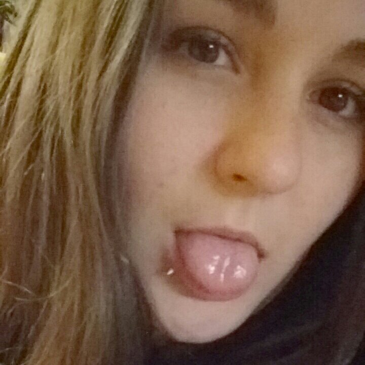 GothicKitten2's tweet photo. #NewProfilePic #gothgirl #scenegirl  #emogirl #alternativegirl #smolkitten https://t.co/gVIMTEkBBb