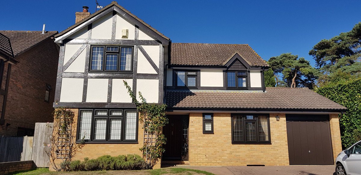 DecoratorAndy's tweet photo. One of the last outside job's of the year done @Sadolin_UK superdec @JohnstonesTrade smooth masonry #masterdecorator https://t.co/iV5bRBQRFj https://t.co/9fXQ5z9nWH