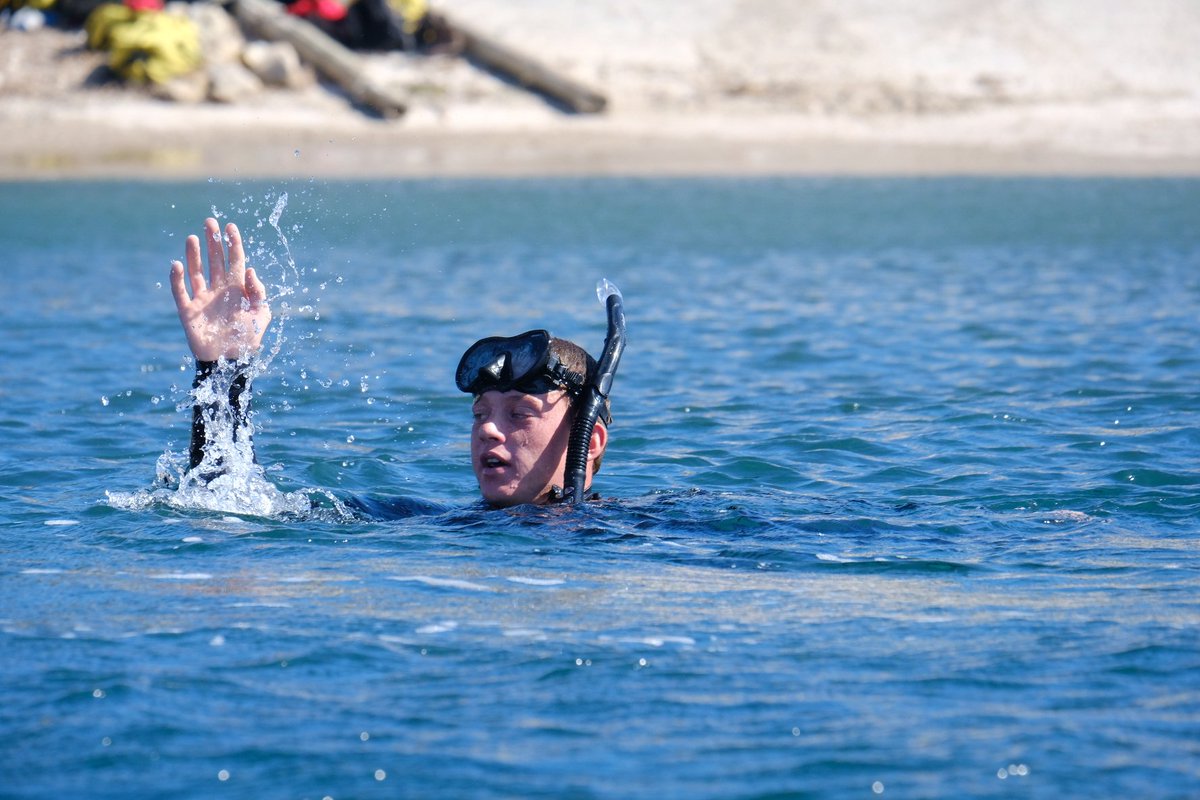 riisc_7's tweet image. Dans le cadre du #SAV1, les #sapeurssauveteurs de l’#UIISC7 se forment aux techniques de #sauvetage #aquatique. Le BUT : intervenir en eaux vives lors d’#inondations et ainsi de #secourir des victimes en situation de détresse à la surface de l’eau. 💪