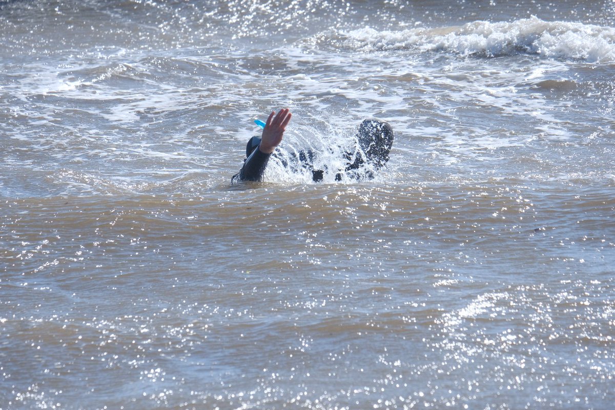 riisc_7's tweet image. Dans le cadre du #SAV1, les #sapeurssauveteurs de l’#UIISC7 se forment aux techniques de #sauvetage #aquatique. Le BUT : intervenir en eaux vives lors d’#inondations et ainsi de #secourir des victimes en situation de détresse à la surface de l’eau. 💪