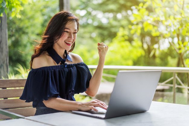 GlintsSingapore's tweet photo. The Singaporean employer’s guide to copywriting for effective job descriptions https://t.co/5pbcSBopyf https://t.co/O4IjmMfHZ5