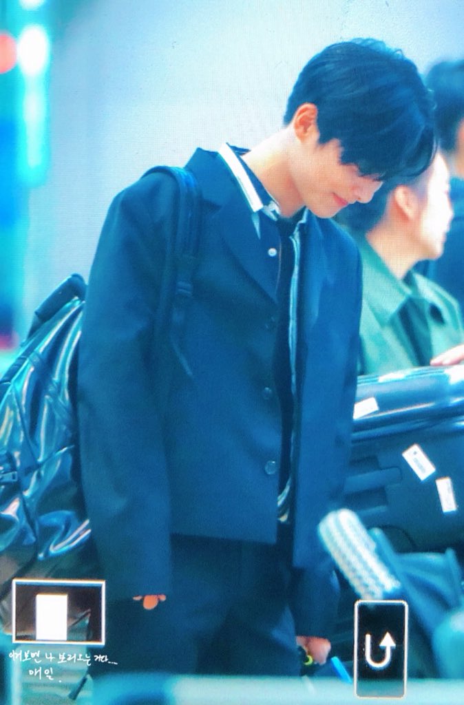B_A_B_ACE's tweet photo. 180928 ICN 출국
오늘 컨셉은 고딩주니😗

#에이스 #박준희 #준 #ACE #JUN https://t.co/chjw4td89E