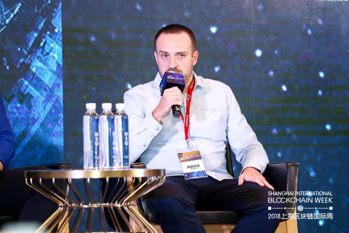 DecentEcosystem's tweet photo. Thanks to @WXblockchain for hosting one of the best #SIBW Shanghai International Blockchain Week event this year! Here's a #throwback to our #Blockchain Engineer, Dr. Marian Podmajersky, during the Tech Open Day as he shares real world use cases using #DCore! 👩🏼💻👨🏼💻 https://t.co/YJCTUeJTGh