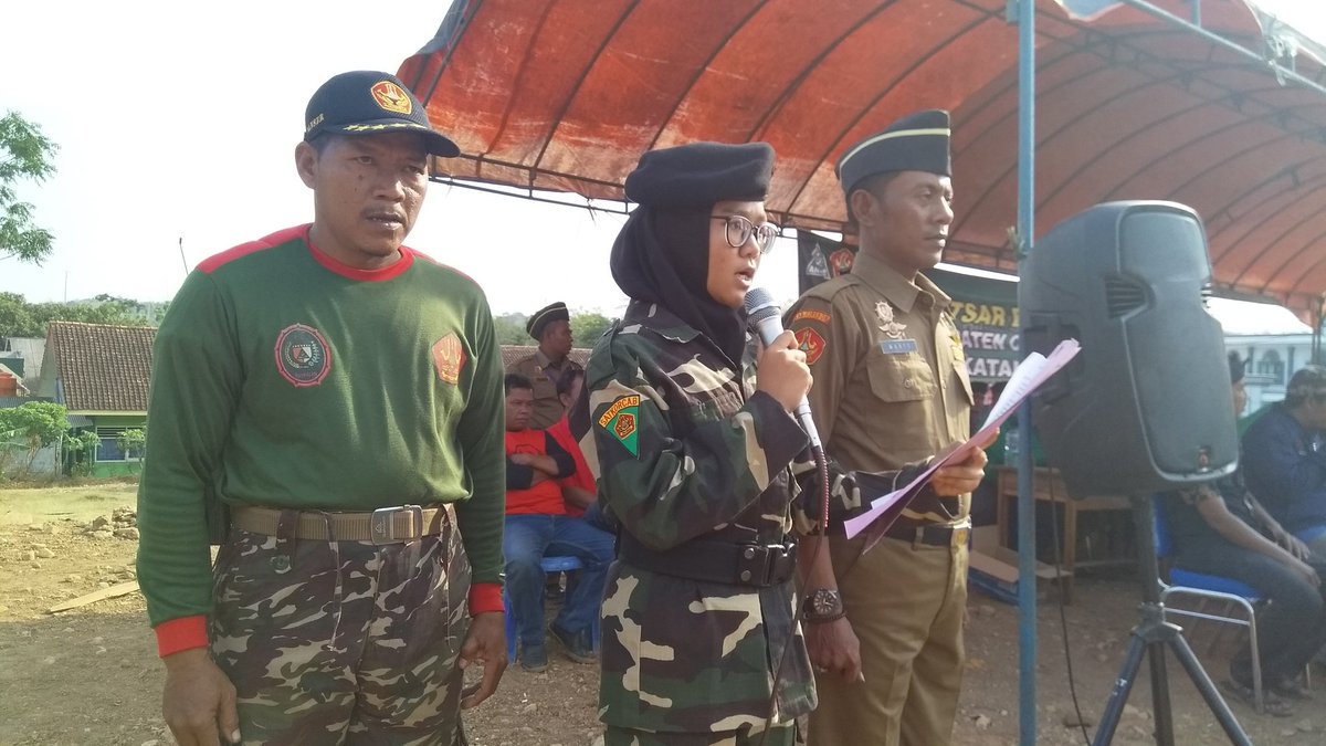 AnsorCrb's tweet photo. Pembukaan Diklatsar Banser ke 5 Angkatan 14 Satkorcab Banser Kabupaten Cirebon.

#DiklatsarCerbon
#KitaIniSama 
#KirabSatuNegeri2018 https://t.co/BToYoAVQnS