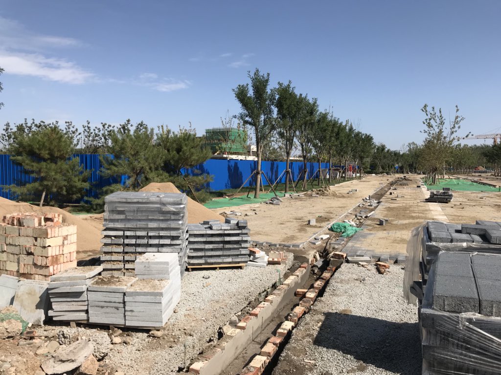 StigterHenk's tweet photo. Vandaag bracht onze ambassadeur #EdKronenburg een bezoek aan de volop in aanbouw zijnde Beijing International Horticultural Exhibition #BIHE. Opening op 29 april 2019 #savethedate #China #Beijing #oHorticulture @AgriBeijing @AgroBericht https://t.co/W8LhkCWWUp