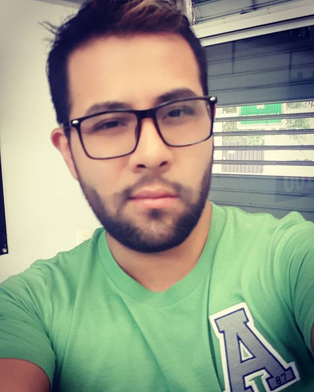 CesarRazeck's tweet photo. Estoy cansado .
.
.
.
.
#selfi #bear #guapos #instagram
#instagay #gays #gaystagram #gay #gayguy
#gayboy
#gaynerd #gaybear #gayboy #gaycute #gaylove
#gaylife #gayfollow #gaylatino #latinos #gayman #man #boy #gayhunk #gaysnap #gayteen #gayworld #mensty… https://t.co/4ayyX0ImHm https://t.co/7mxKvNyqRI