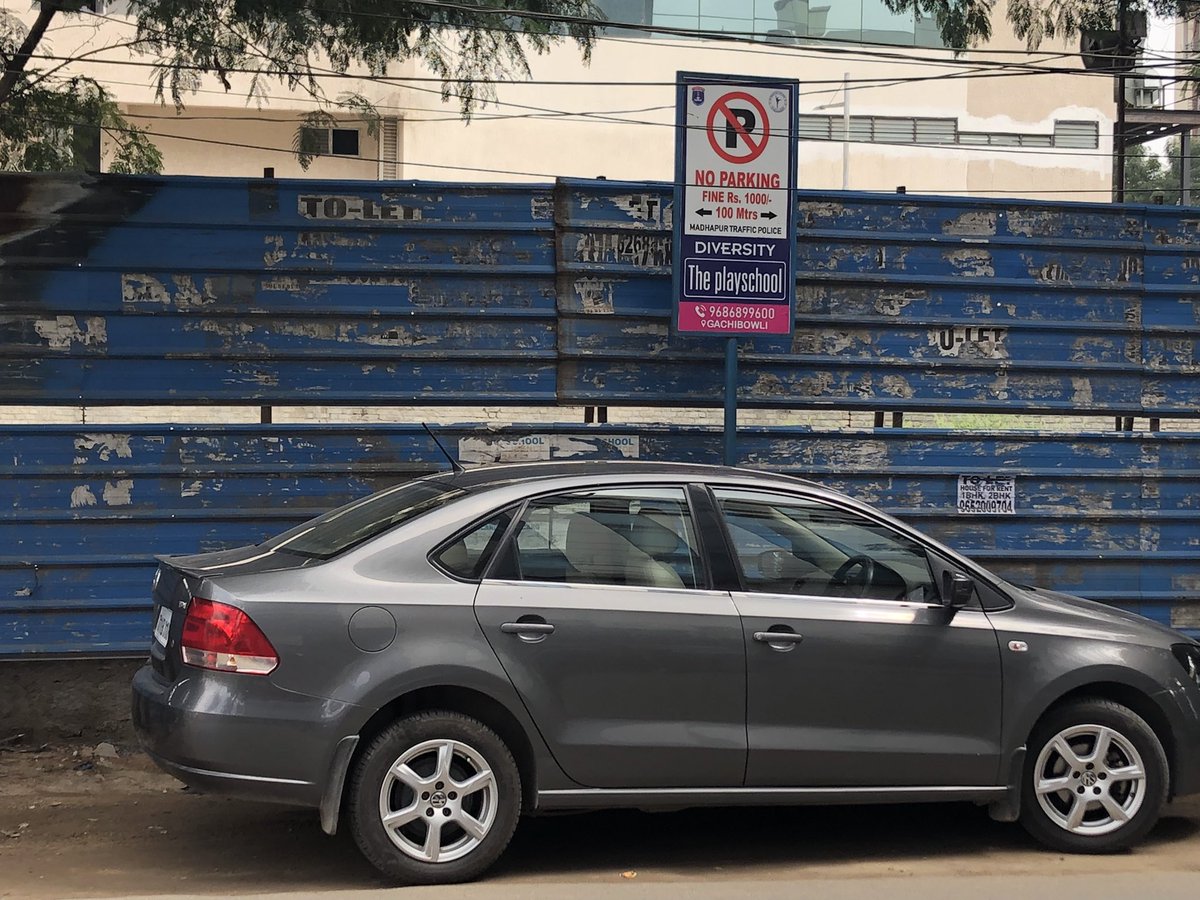 KarunyaGoyal's tweet photo. Time : 10:30 am - 28th sept ..
Responsible citizen at Whitefields , Kondapur .. opposite to SBI entrance
Hyderabad traffic police , this z 2 aware you ... no parking z mentioned bt still no ones sees them..hahaha
#roadsafety #responsibility #awaring
@HYDTP #hydcitypolice https://t.co/fcPiuC14of