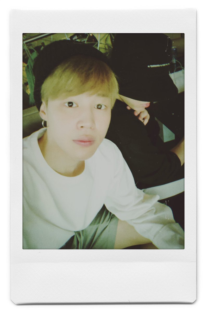 BTSARMYOld's tweet photo. @BTS_twt https://t.co/URwqING182