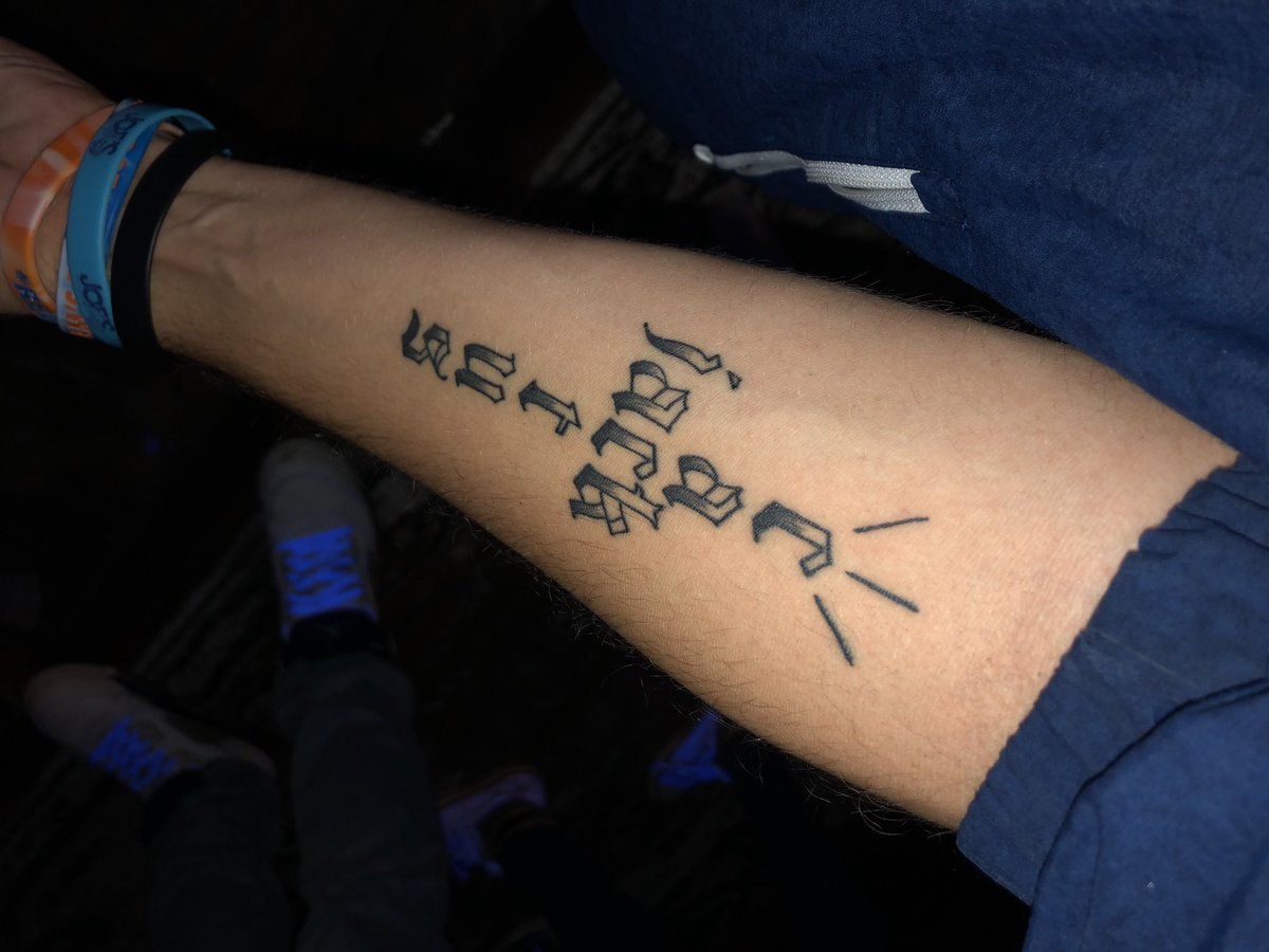 CalAnHobbes's tweet photo. @trvisXX i’ll cry https://t.co/BgBaJ0gL77