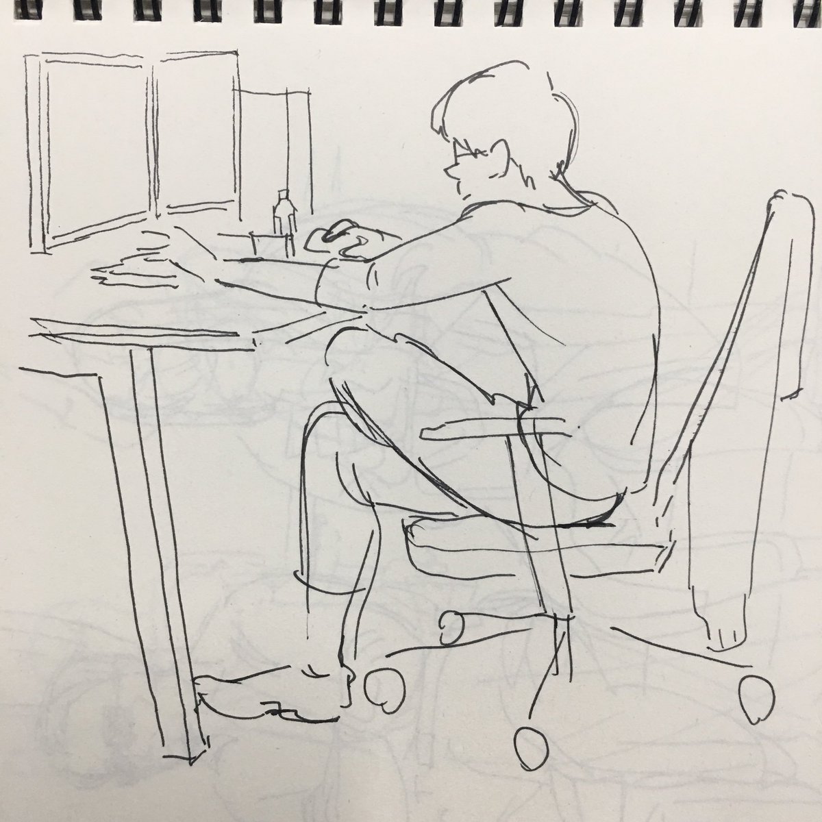 ペンと鉛筆スケッチ
ペンで描くときの感覚で鉛筆を使えるようにしていきたいー。
鉛筆だと、何も考えてない線が増えがちなので矯正せねば。
電車で描くのは鉛筆の方が、描いたもの目立たないから良いかもしれない