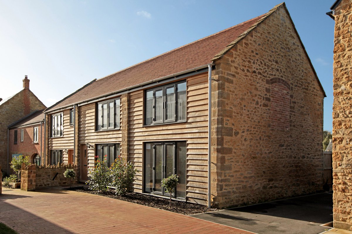 Hum_SomandWilts's tweet photo. WOW .... An impressive week for our team - seven exchanges in one week!
Go team Humberts Somerset ๐พ๐๐
#movingin #newhome #gettingthekeys #Humberts #Somerset #Yeovil #NortonsubHamdon #Merriott #Haselburyplucknett #eastchinnock #Broadway #exchanged @humberts1842 https://t.co/7Ds5sr36Cy