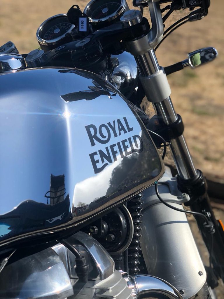 Vimalsumbly's tweet photo. Simply beautiful..
Simply Twins ..
Simply fun to ride π..
#Interceptor650 #ContinentalGT650
#authentic #iconic #RidePure
#ThinkTwin #ThinkRoyalEnfield https://t.co/LowY3tH8NJ