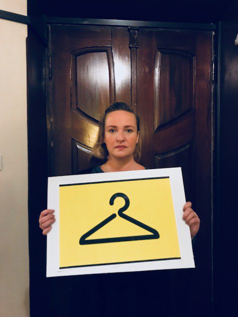 Naisunioni's tweet photo. Jaa itsestäsi sosiaalisessa mediassa kuva henkarin kanssa. Ilmaise näin tukesi vapaalle ja turvalliselle abortille kaikkialla maailmassa. #Vaaravyöhyke #abortti #MyBodyMyChoice #soinigate #ihmisoikeudet #SafeAbortionDay #SafeAbortionSavesLives https://t.co/aZawiGp0pc
