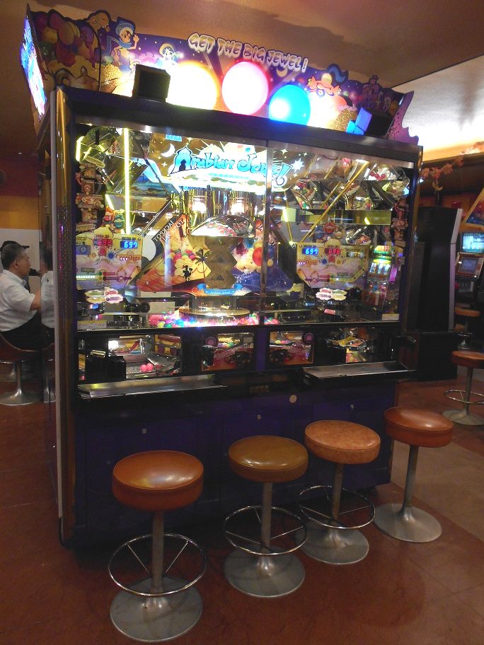かすが娯楽場へ新規導入されたメダルゲームを見てきた。ピンボールが