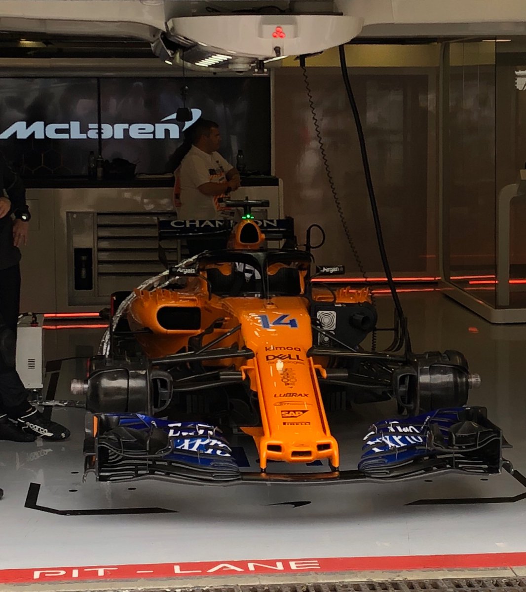 lesmo27's tweet image. ... e torna, a farmi male, il pensiero di quella macchina vuota... ⁦@alo_oficial⁩