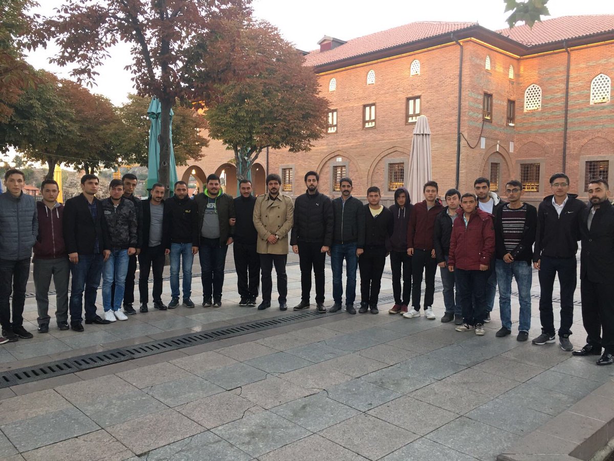 altindagakgnc's tweet photo. Sabah namazı sonrasında Hacı bayram-ı veli camiinde il gençlik kolları başkanımız sn @AliOsmanOzdemir il gençlik kolları başkanımız sn @tugrulhazine ve ilçe kordinatörümüz sn @hcturkoglu katılımları ile cemaate ikramda bulunduk. @06AhmetKaraca29 @mehmetberkinan1 @abuyukgumus https://t.co/7uUQ2Uy4zo