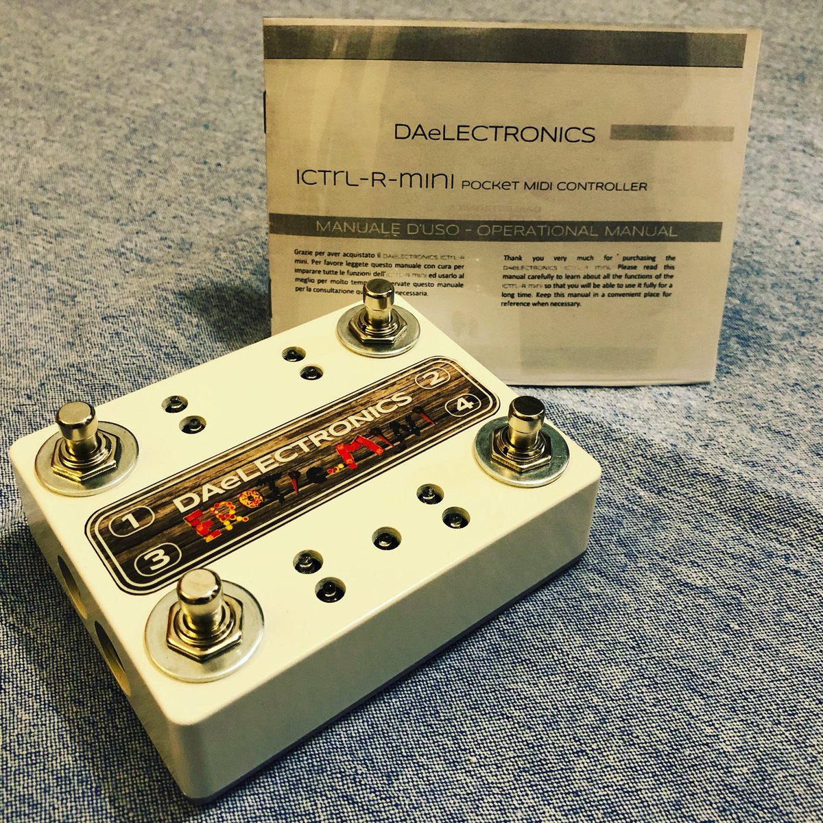da_electronics's tweet photo. Here’s the mission to be accomplished tonight : delivering the cream white mini to one of the most incredible guitarist of our times...guess who?
https://t.co/5ESnhcdVJN https://t.co/BdXPzIWYXs