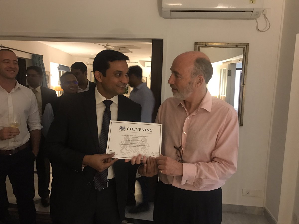 raaaahluwalia's tweet photo. Celebrating another successful year of the #Chevening Financial Services Fellowship 🇮🇳🇬🇧
Congrats to our superstar 2018 fellows @lawyerayan @teninthemorning @SethPrasant @mpras_rao @arunkumar_fca
Apply now for 2019!
#CheveningFSfellowship @cheveningfco @UKinIndia https://t.co/3Mrhp665qc