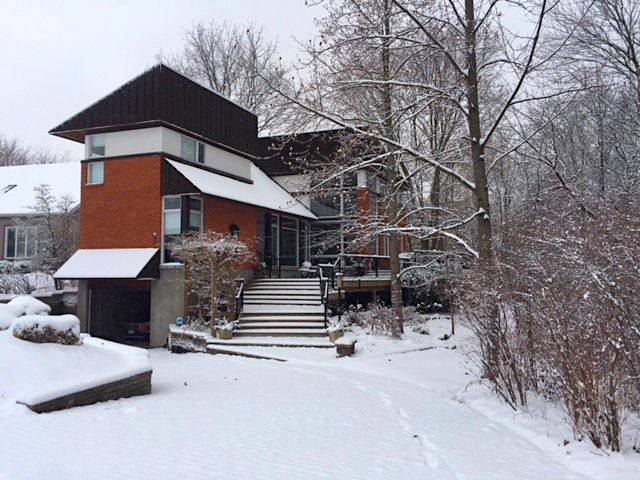 NotlRotary's tweet photo. INTRODUCING HOUSE #5: The Glass Forest House, 2 Park Ct! Situated on a treed lot, & designed with natural & organic materials & European minimalism.
Decorated by @mymotif Presented by @CairnsInsurance @LincolnGallery https://t.co/V2naZSp49U #NOTLHHT #NOTLHolidayHouseTour https://t.co/KooRqdaELK