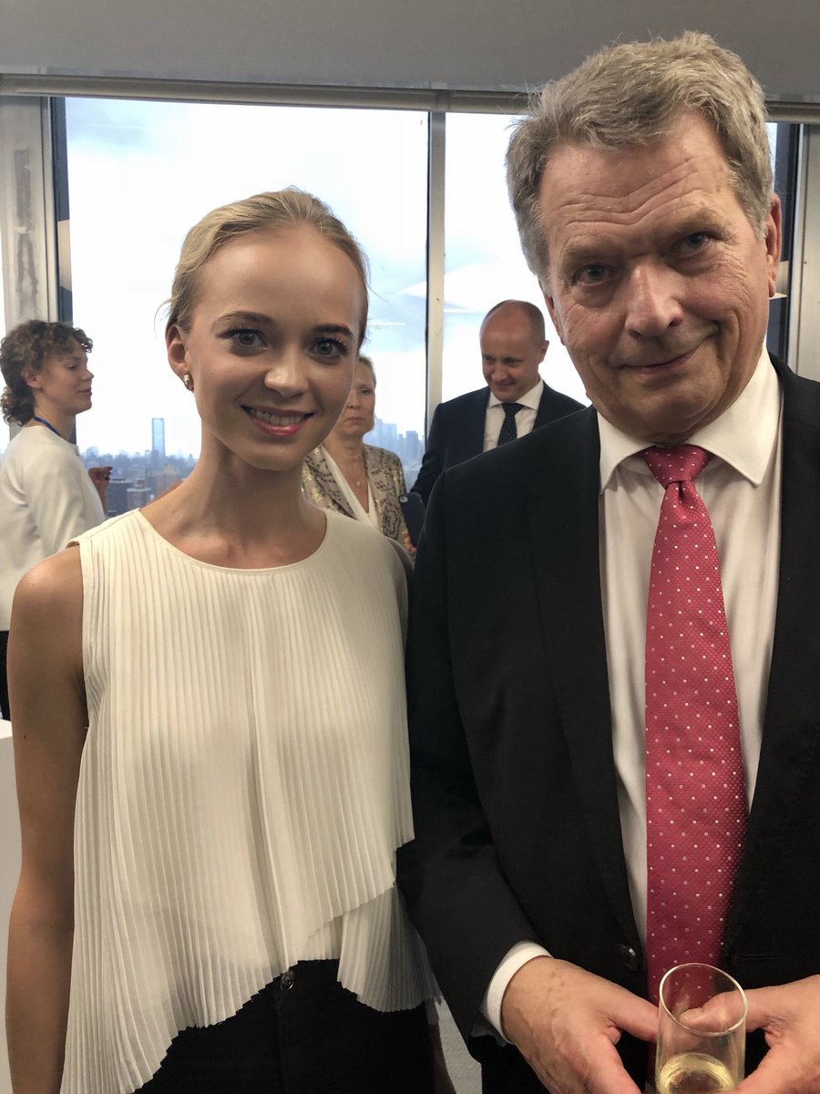 ElinaGolde_'s tweet photo. With president @niinisto at @FinlandNY #finnishconsulate #newpremises #finns #GeneralAssembly https://t.co/UrEIN9n8wj
