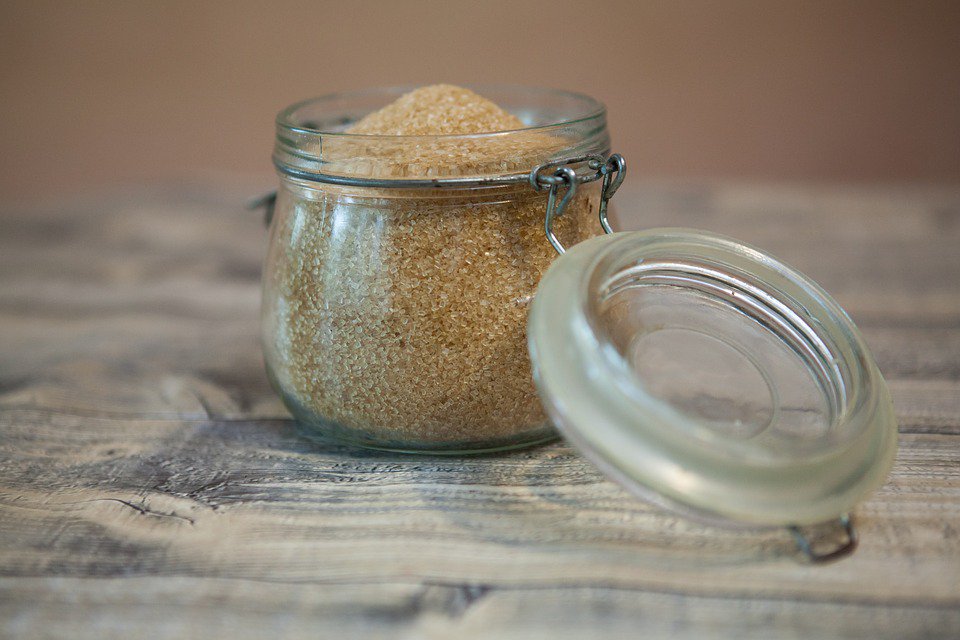 bigbasket_com's tweet photo. Soften up hard brown sugar by placing a piece of dry bread in the bag overnight.
#bbDailyTip #TipOftheDay #KitchenHacks https://t.co/1zTrBawuIt