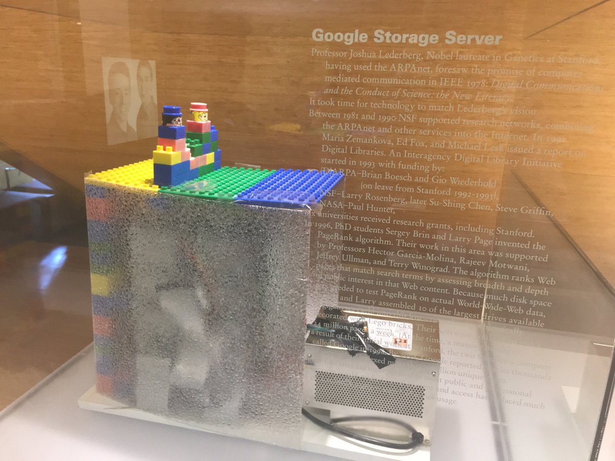 DamienLicata's tweet photo. Si le moteur de recherche @Google fête ses 20 ans, l’algorithme #PageRank date de 1996 et a d’abord été testé sur cet assemblage de disques durs exposé à l’université @Stanford qui avait octroyé la licence à la start-up de Page et Brin. #Google20. https://t.co/utyS8CZbRw