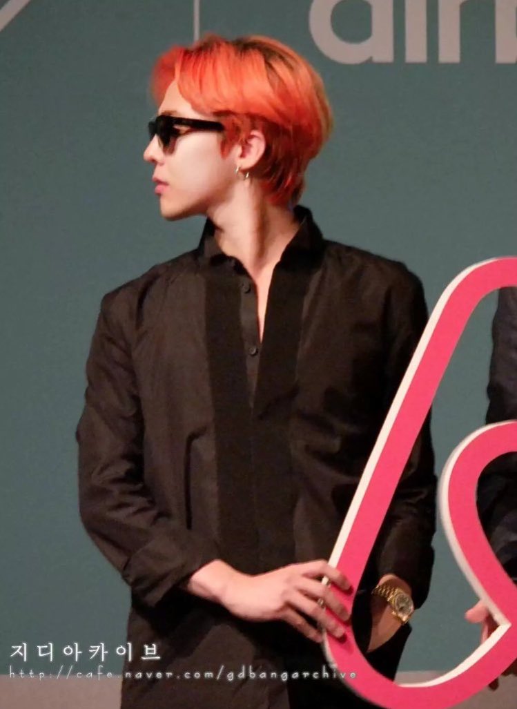 joygitheist's tweet image. might be the prettiest side profile I've ever seen