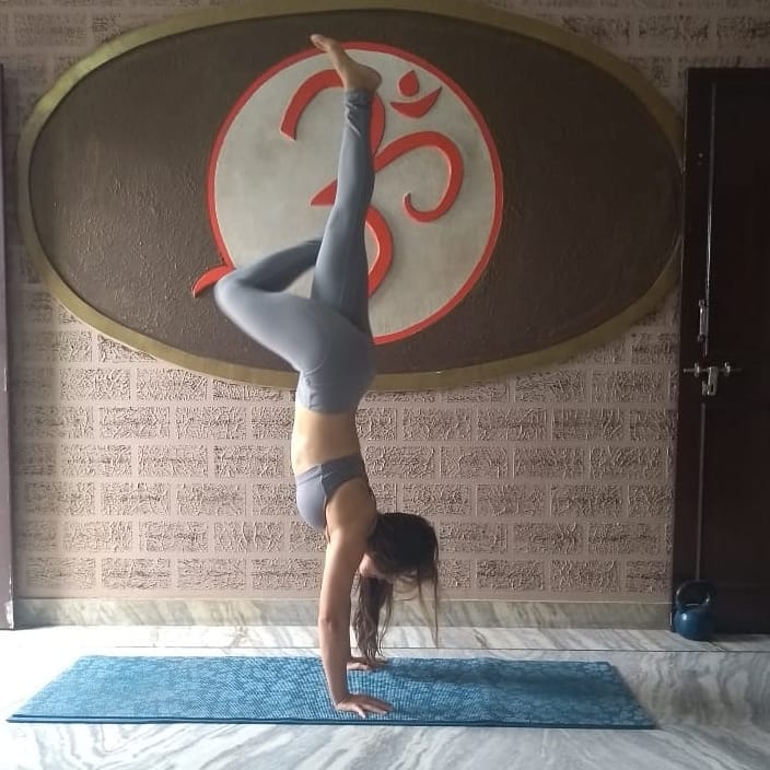 AwarenessBody's tweet image. Om is a very simple sound with a complex meaning. Often chanted three times at the start and finish of a yoga session, the sound of om is actually three syllables - a, u, and m. 
#adultyoga #BodyAwarenessForLife #aucklandyogateacher #yoga #yogaclasses #saturday