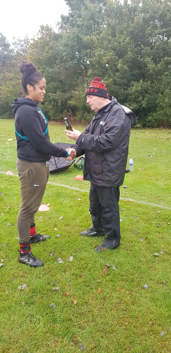CuffleyLadies's tweet photo. Was great to see several newbies turn up to our Inner Warrior Taster Day. It was a great session but even better for one of our newer players Nikkie who won the Prossecco after winning the passing challenge. #womensrugby #WomanOfSteel #InnerWarrior #hertsrugby #londonrugby https://t.co/abdK3hRerO