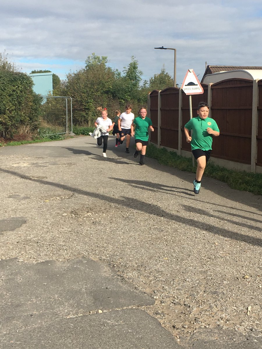 DeltaHatfieldW's tweet photo. The sun shone yesterday for our annual Key Stage 2 Cross Country event, well done to Yr6 boy & girl Brynn & Emily for crossing the finish line first. #crosscountry #firsttofinish #healthyschool https://t.co/loHDTqUWZm