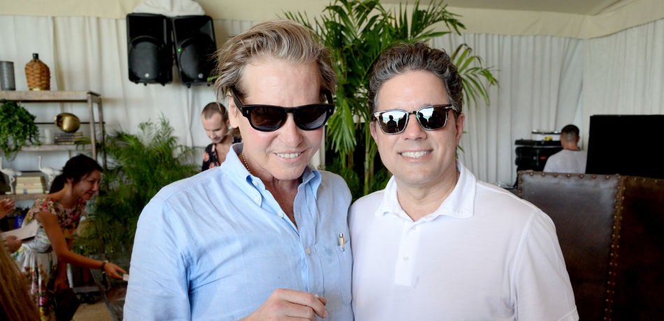 's tweet image. (The Inquisitr) #Val #Kilmer Sued By Artist Alleging The Actor Copied His Sculptures Without Permission : Former movie star of the 80’s and 90’s, Val Kilmer, has been sued by an artist for allegedly copying his sculptures without .. storiesflow.com/5991491809/val…