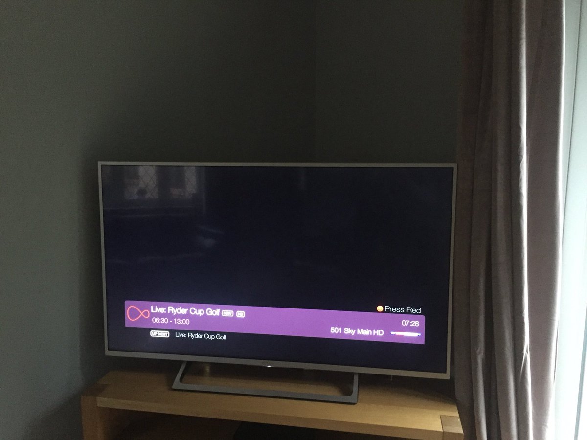 saundicerous's tweet photo. What a day for @virginmedia to fail #rydercup #blankscreen #pubitis #backtosky https://t.co/pMUWjyWnRT