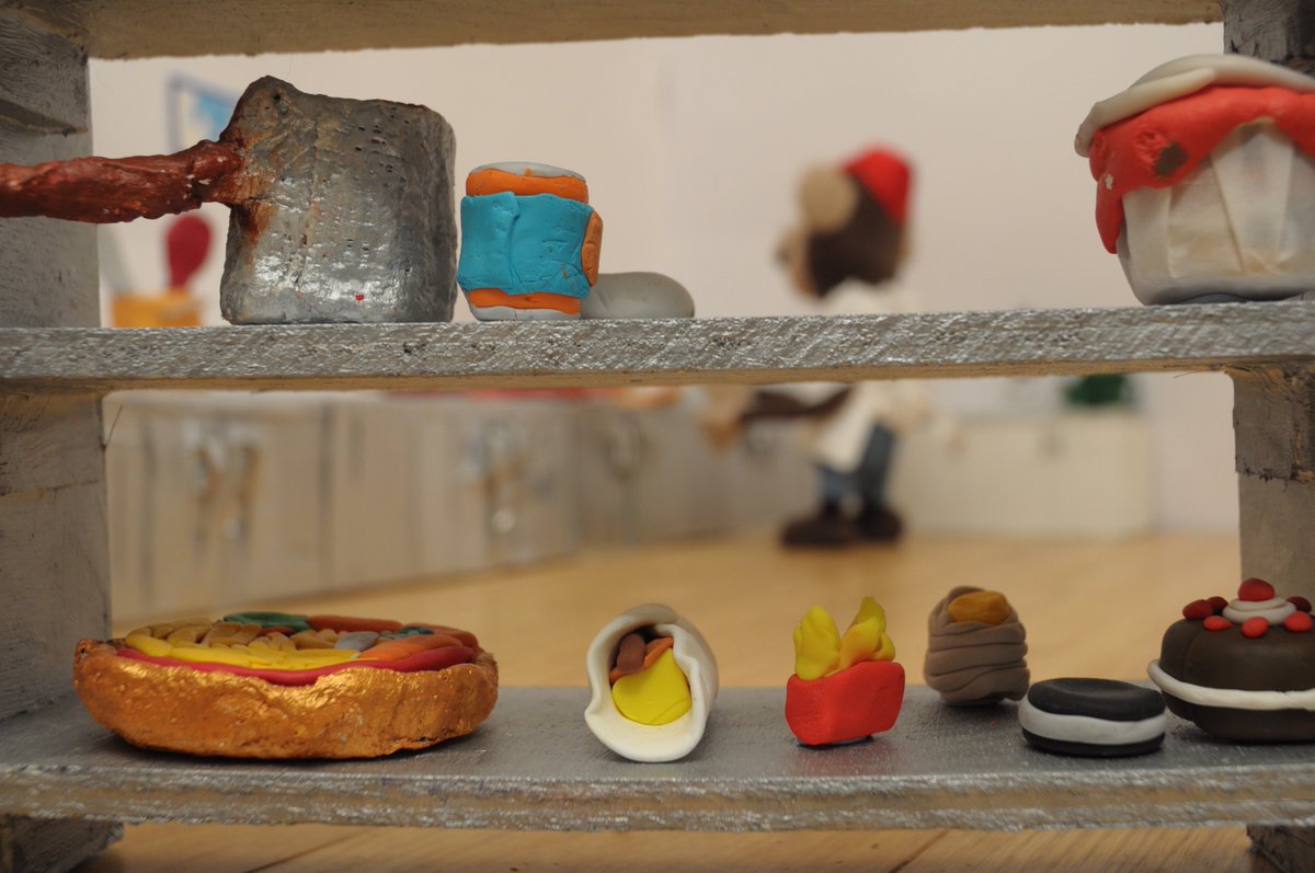 twinvision's tweet photo. #celebratingourwork Simon the Pedigree Cat #Animation - created on D2 in @alderhey #childrenshospital we love #props #madebykids #patients #stopframe #animation #handmade #pizza #potsandpans #cakes #monkey #chef delivered over ten months watch it here https://t.co/dYXkolMYaS https://t.co/G8Rs4S3ZWJ