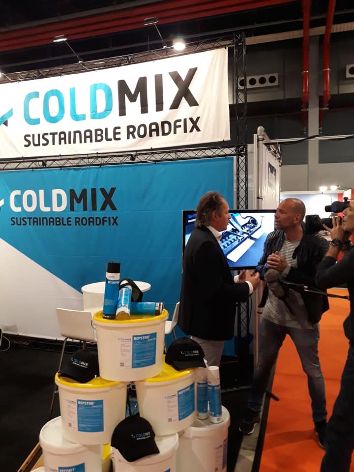 Coldmixbv's tweet photo. RTL opnames op de stand van Coldmix met Roel Kyvelos. Binnenkort te zien op tv... https://t.co/YleaNHFmaj