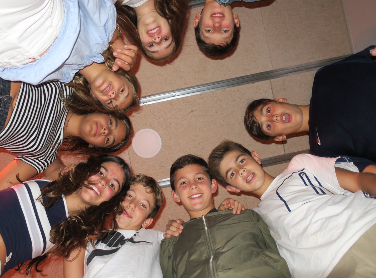 ESO1Virolai's tweet photo. Moments! #convisVirolai 1rESO @EscolaVirolai https://t.co/paBzwz7GZ8