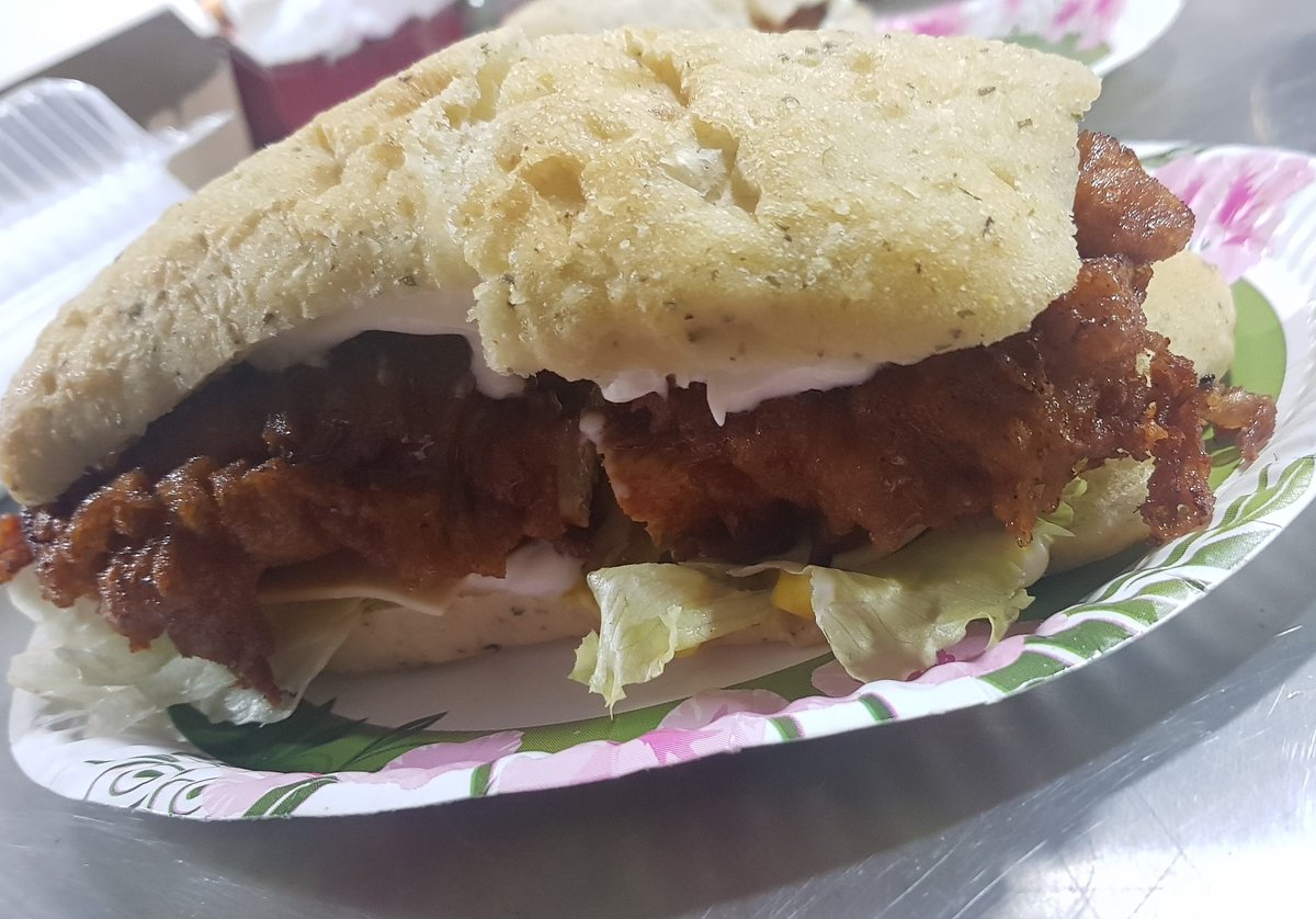 babooorkl's tweet photo. It's Friday. Time for "Crispy Honey Chicken Panini" 😋😍
#Babooor #BabooorKL #FoodtruckKL #DataranWangsa #WangsaMaju #KLCC #PJ #GrabFood #CrispyHoneyChickenPanini #CheezzzyCrispyFries  #Burgers #FoodtruckMY #FoodtruckMalaysia https://t.co/Ra9bS0WkBI